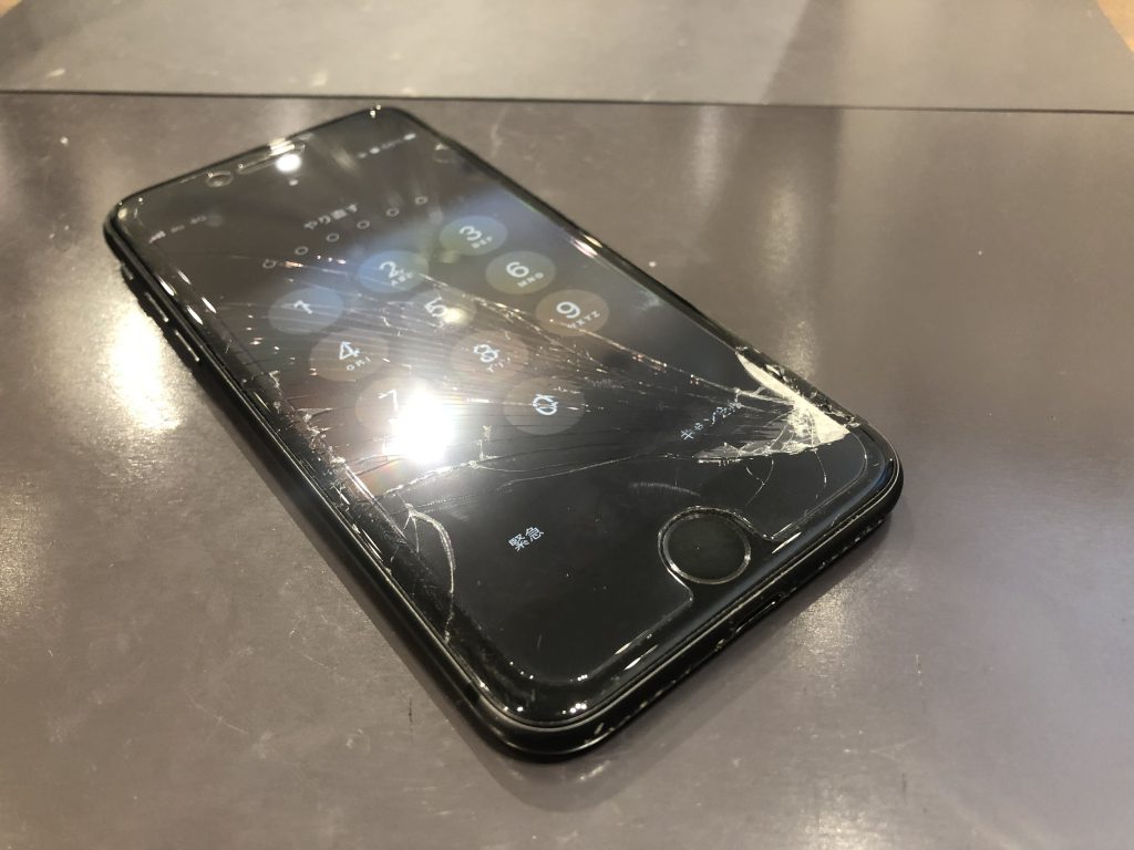 iPhone修理広島　アイフォン　8　iPhone　7　画面交換　パネル交換　即日修理　吉田町
