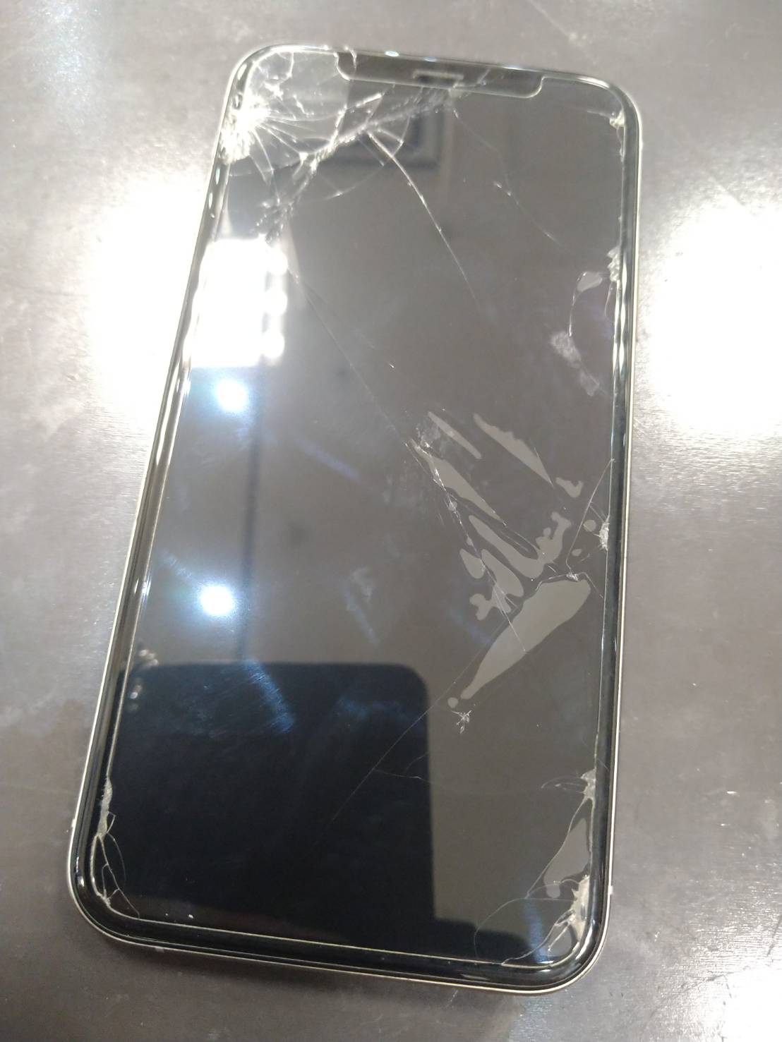 水没したiPhoneXSの修理