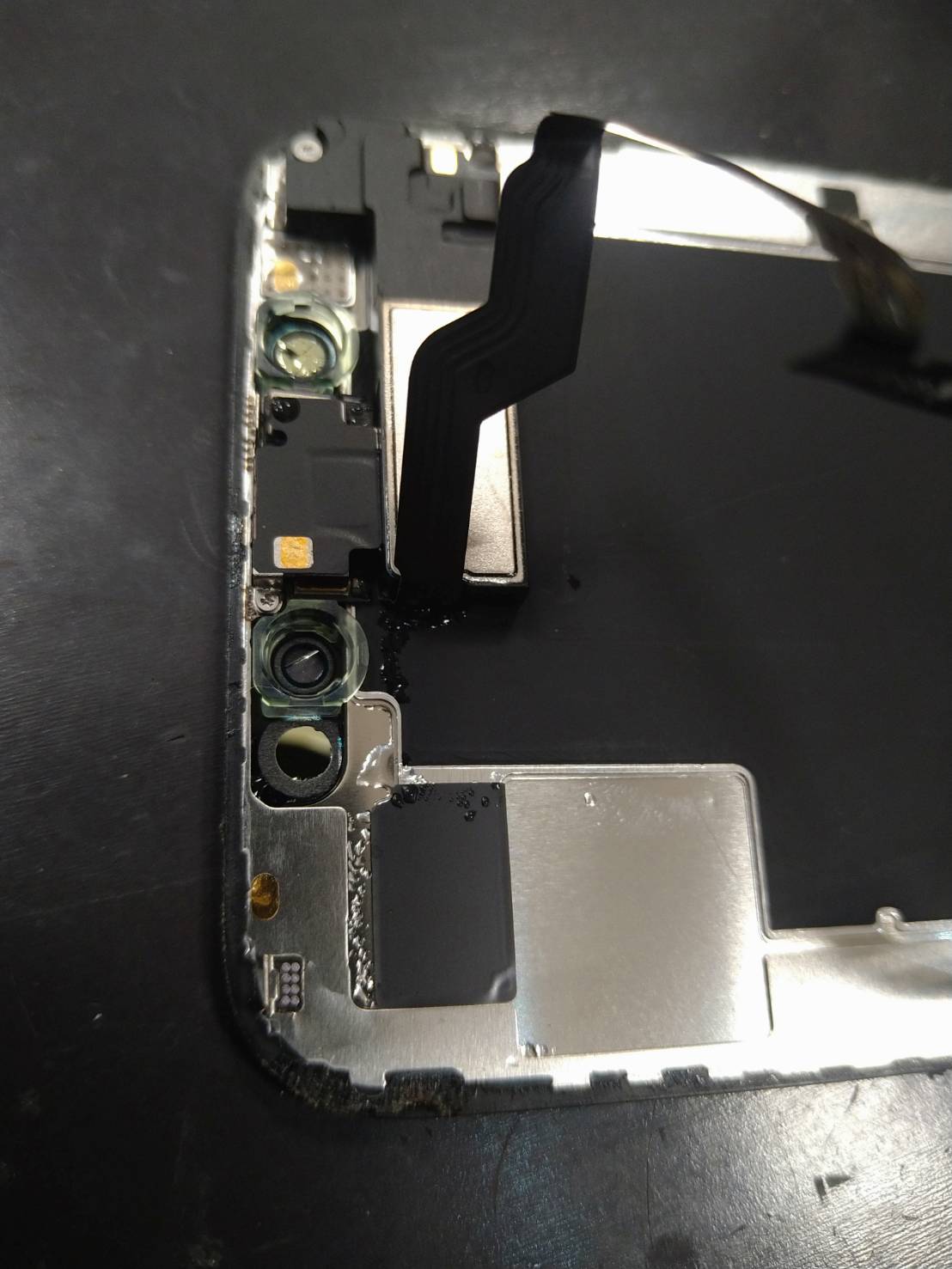 水没したiPhoneXSの修理