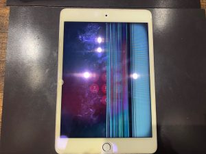 iPadAir2の液晶表示不良の修理も可能