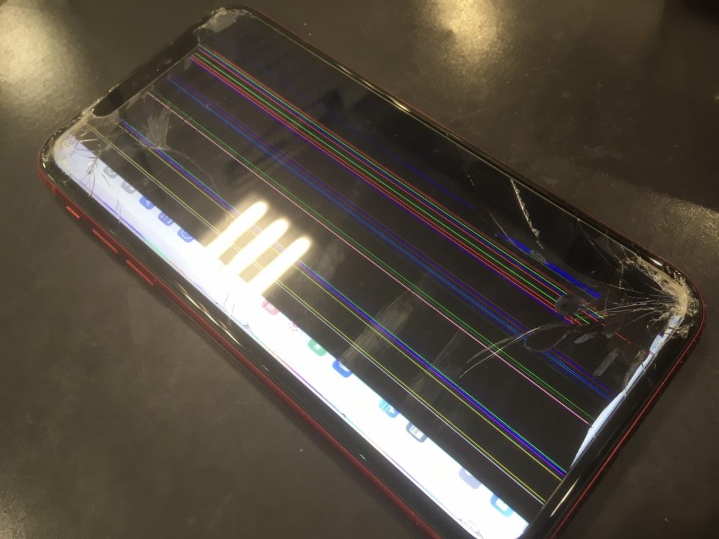 液晶漏れのiPhoneもスマートクールで修理できます