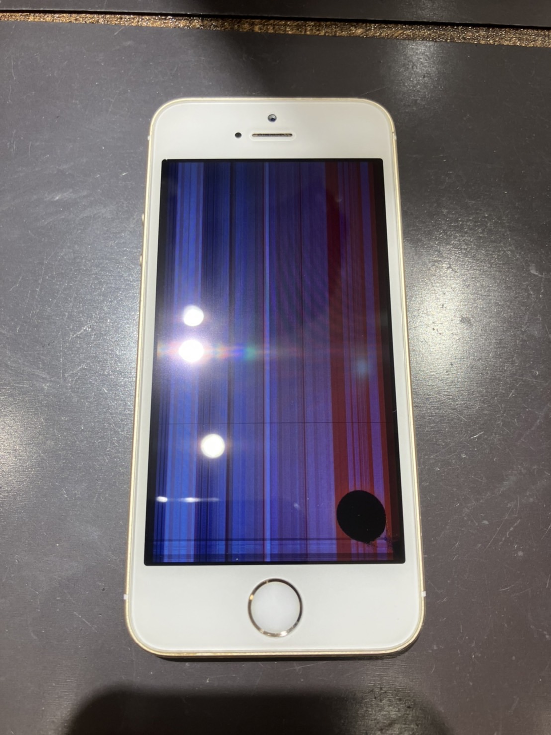 iPhoneの画面に表示異常が出てしまった場合も液晶修理で治ります